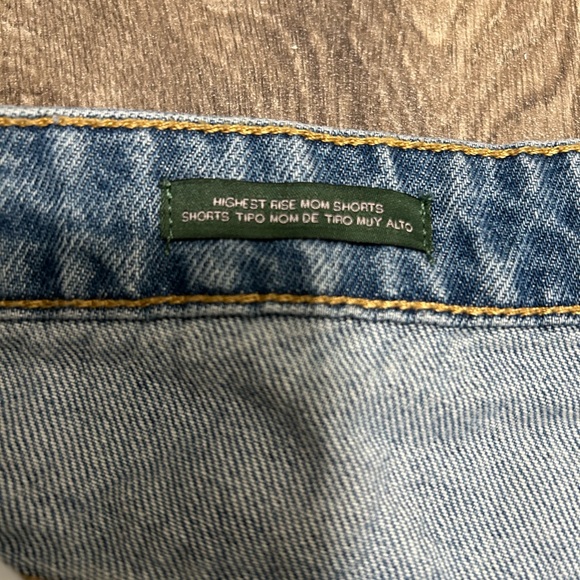 Wild Fable high rise mom Jean shorts Size 14/32R - Picture 2 of 4